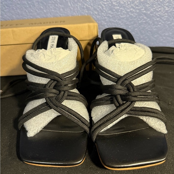 Steve Madden Idolized Wedge - Picture 4 of 8